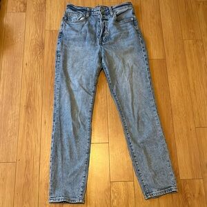 High waisted mom jeans!